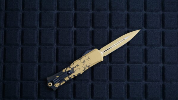 Microtech Hera II Mini Bay Standard St Patricks Day Black/Gold - Image 2